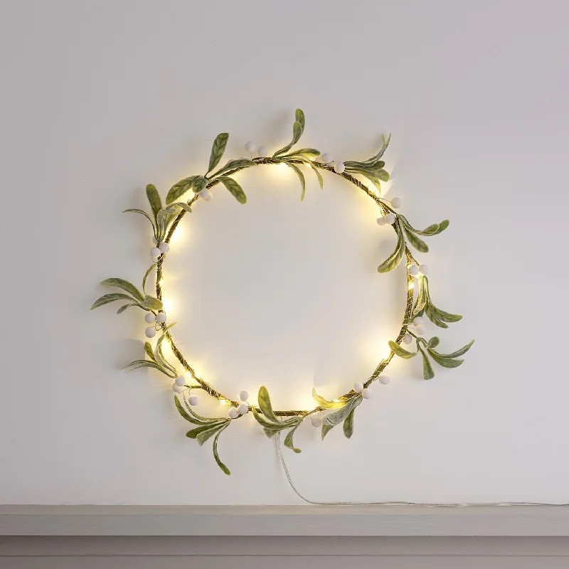 25cm Pre Lit Dainty Mistletoe Wreath